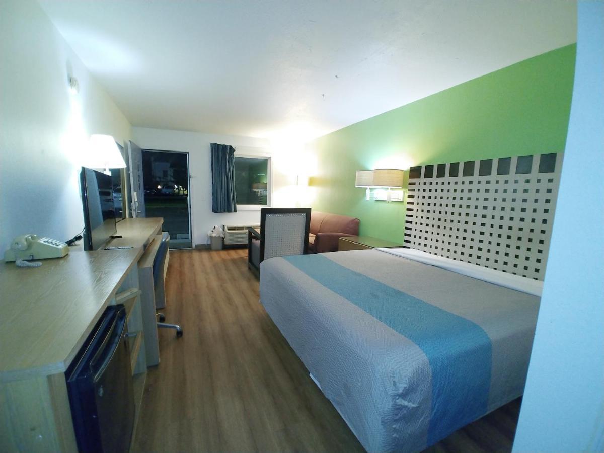 Country Yard Inn And Suites Sikeston Buitenkant foto