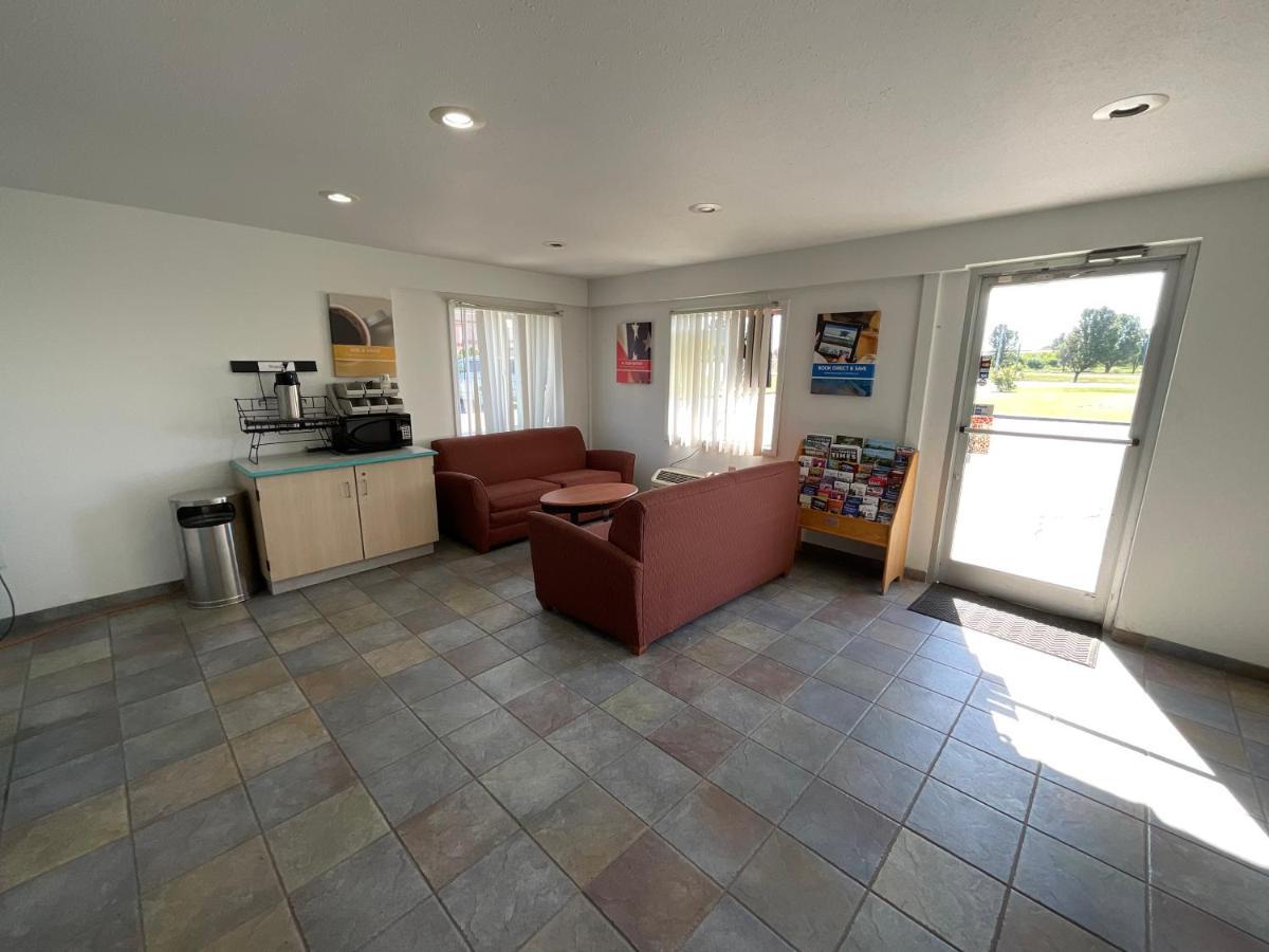 Country Yard Inn And Suites Sikeston Buitenkant foto