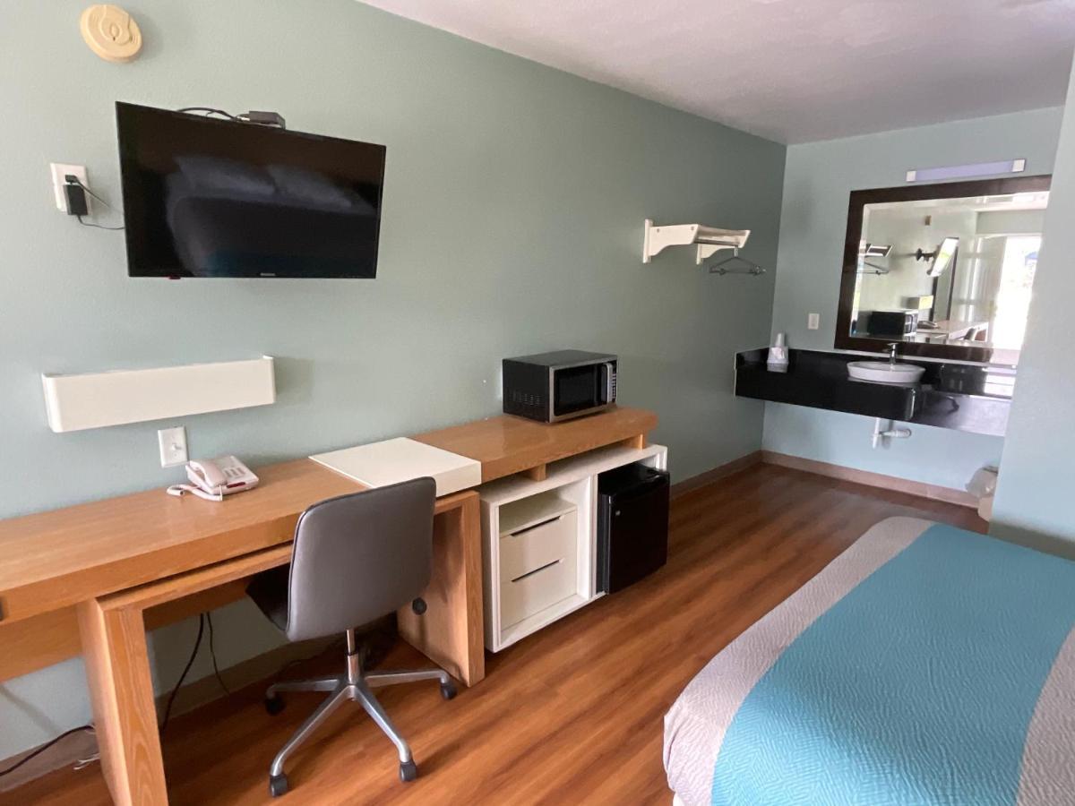 Country Yard Inn And Suites Sikeston Buitenkant foto