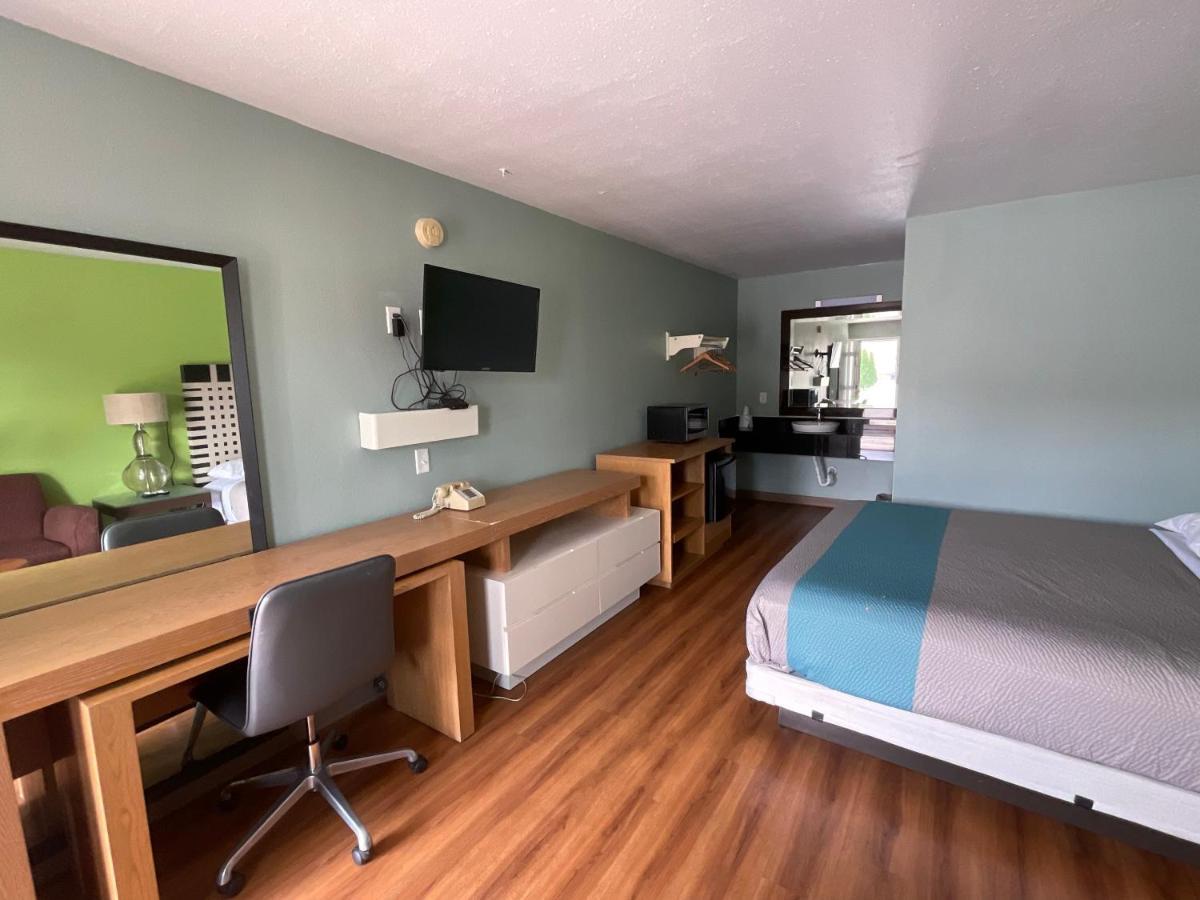 Country Yard Inn And Suites Sikeston Buitenkant foto