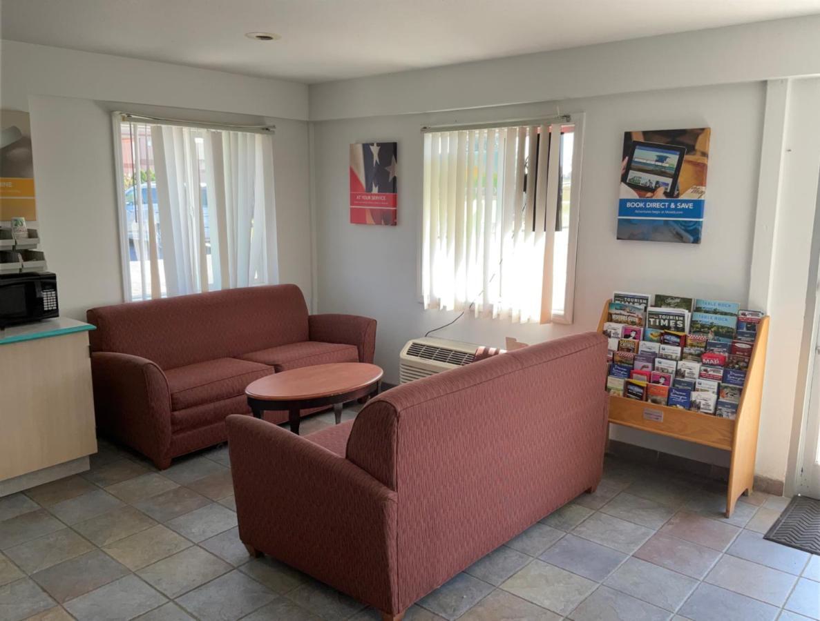 Country Yard Inn And Suites Sikeston Buitenkant foto
