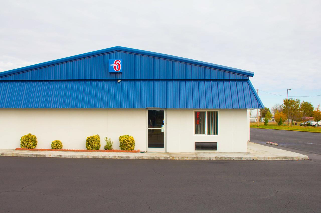 Country Yard Inn And Suites Sikeston Buitenkant foto