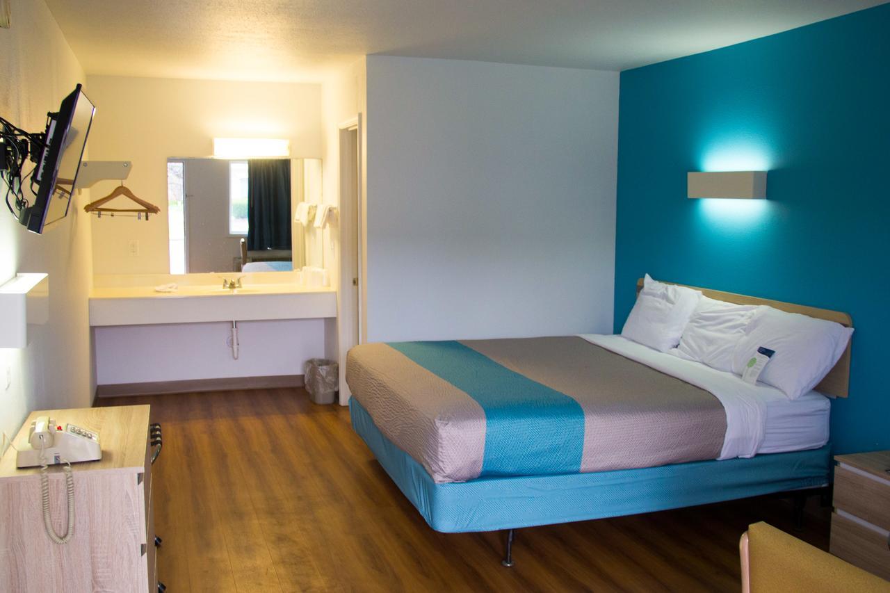 Country Yard Inn And Suites Sikeston Buitenkant foto