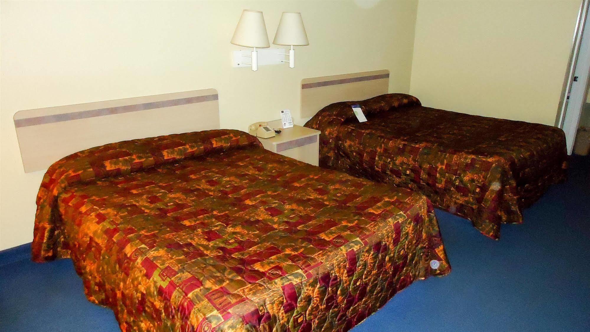 Country Yard Inn And Suites Sikeston Buitenkant foto