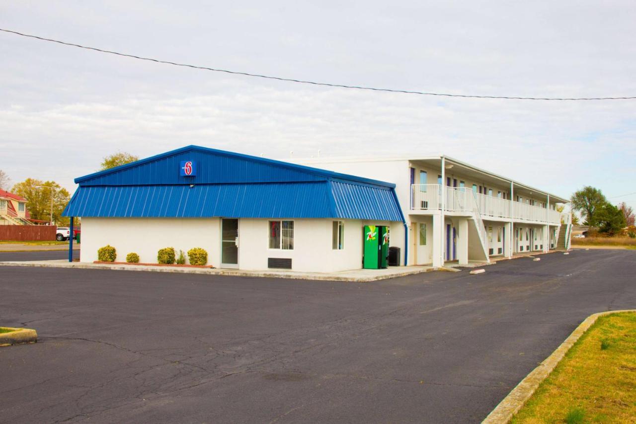 Country Yard Inn And Suites Sikeston Buitenkant foto