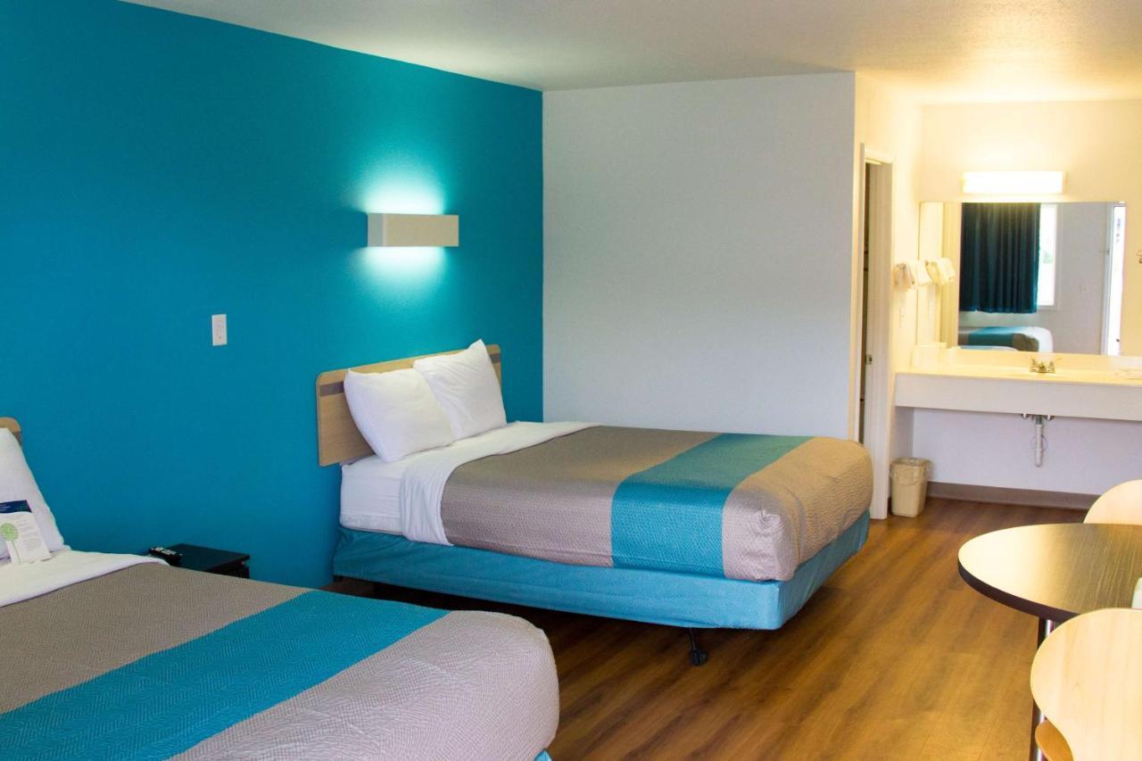 Country Yard Inn And Suites Sikeston Buitenkant foto