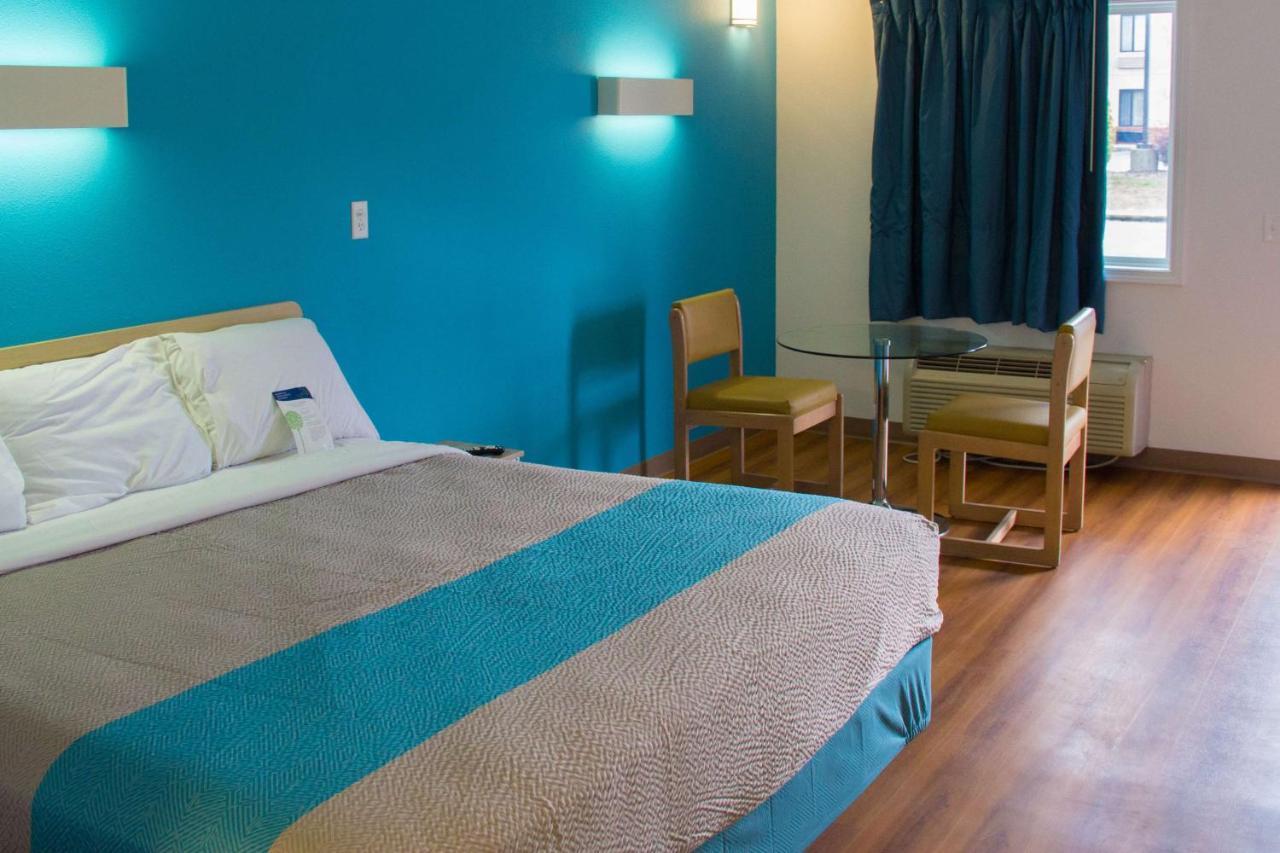 Country Yard Inn And Suites Sikeston Buitenkant foto